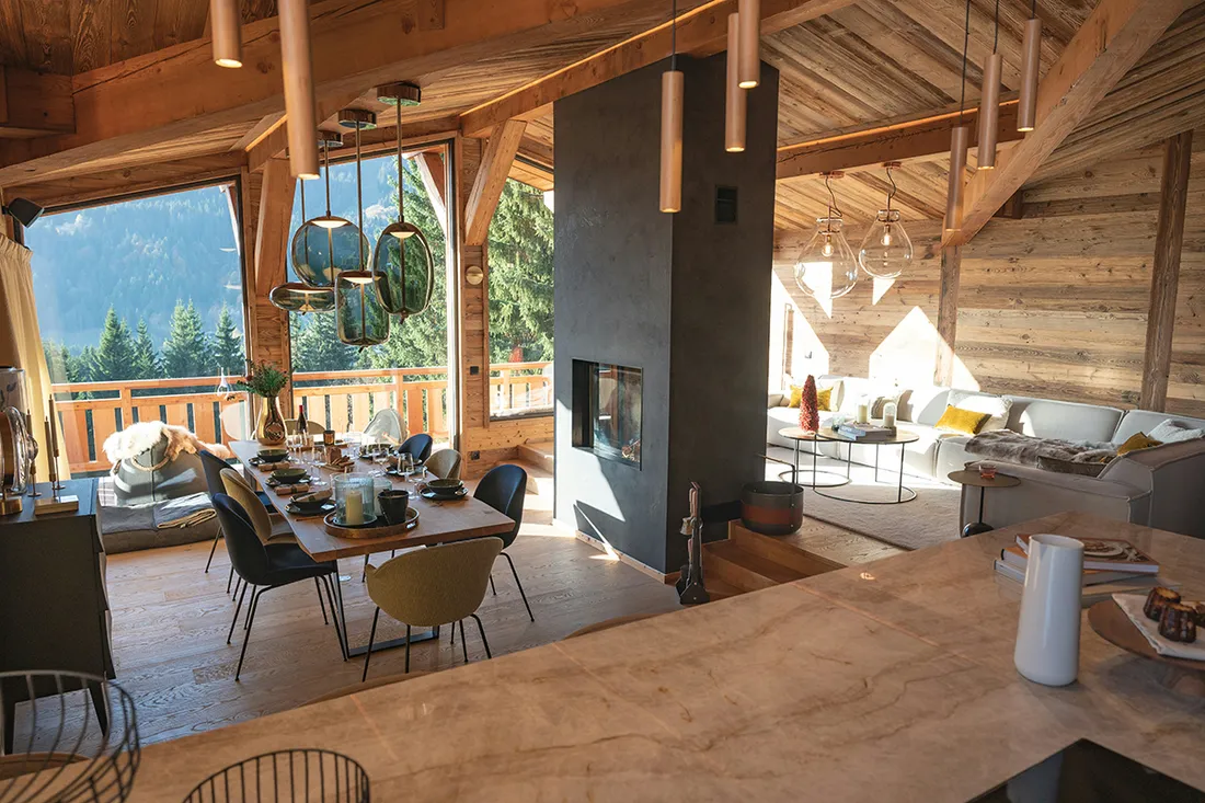 Intérieur de chalet chaleureux
